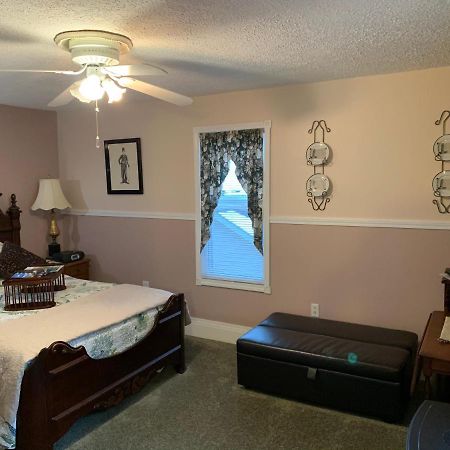 Emerald Necklace Inn Bed And Breakfast Lakewood Exterior photo